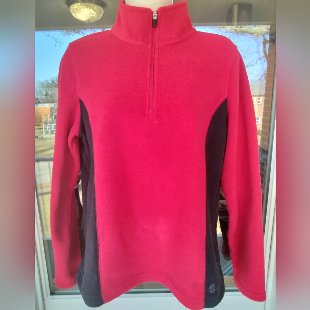 Women's Izod 100% Polyester Fleece 1/4 Zip Pullover. Size S/P. Very Nice.